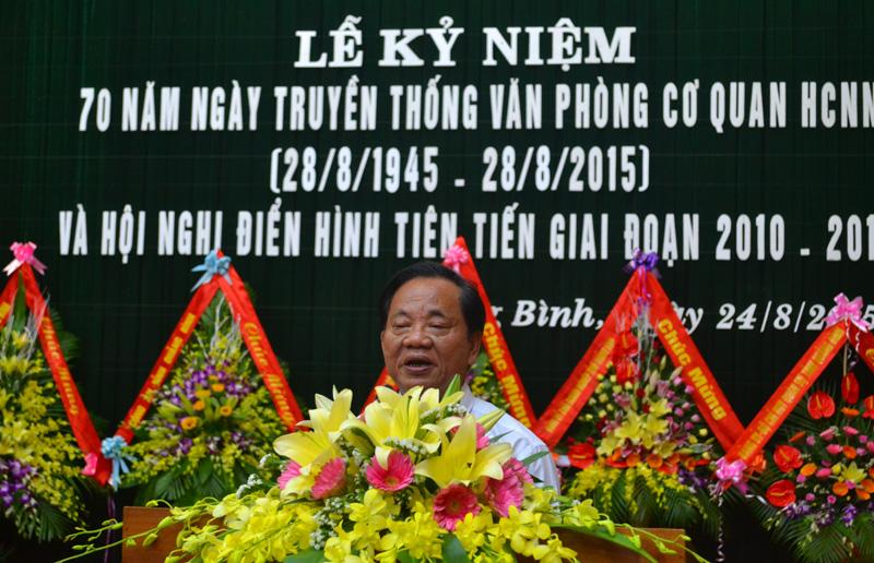 Đồng chí Mai Xuân Thu, nguyên lãnh đạo Văn phòng UBND tỉnh phát biểu tại lễ kỷ niệm